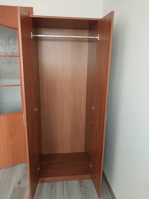 Zestaw mebli szafa, komoda, witryna przeszklona