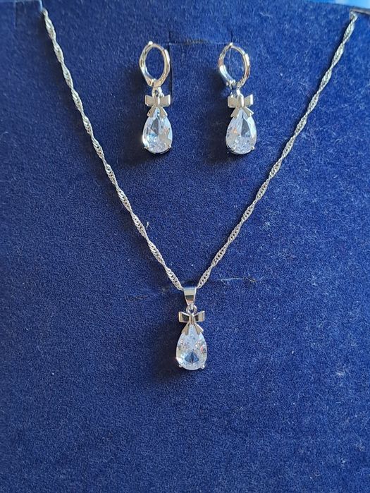 Varios conjuntos de colar e brincos em prata 925