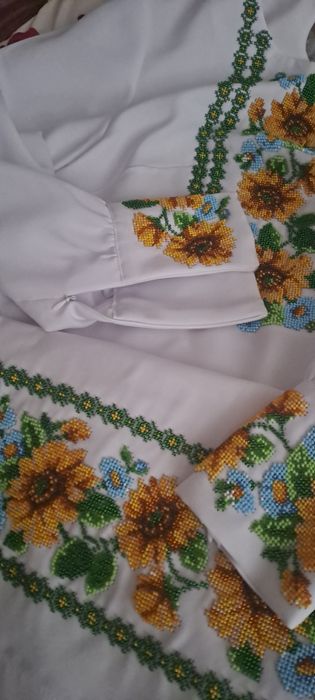 Плаття вишите бісером автентичне