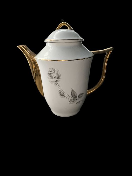 Set of 6 dinnerware pieces426581626643425284