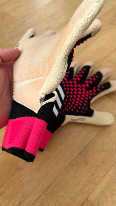 Воротарські рукавиці (контрактні) Adidas Predator Urg 1.0 Pro