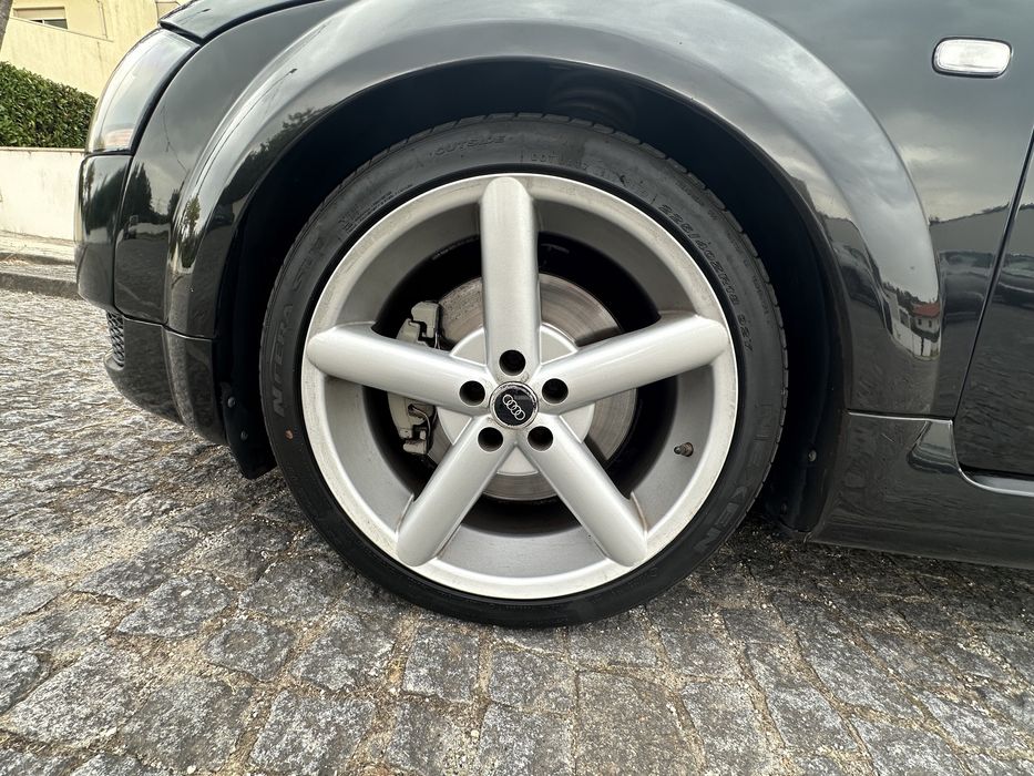 Audi TT Roadster em execelente estado com investimento feito 07.2023