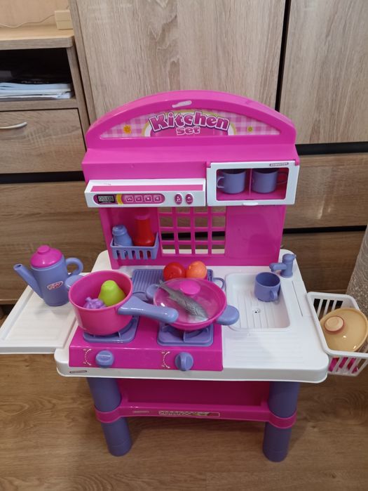 Дитячя кухня для маленьких кулінарів