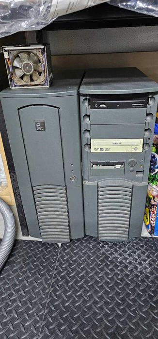Duas Caixas ATX Chieftec DX-01 Dragon