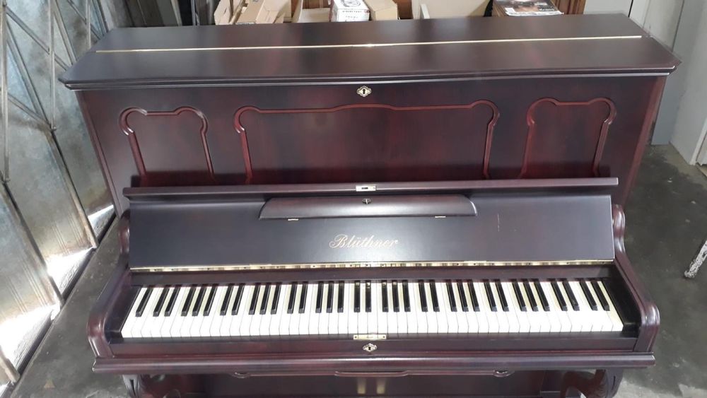 Piano vertical BLÜTHNER