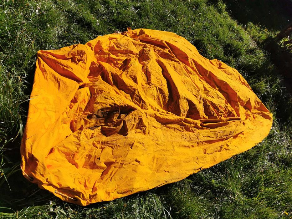 Namiot handlowy dach do stoiska pokrycie dachowe materiałowe PRL