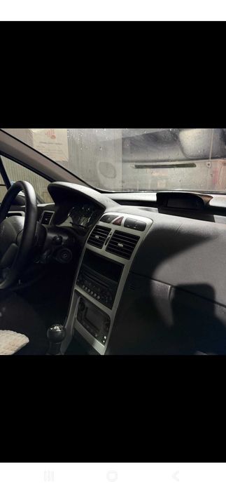 Peugeot 307 SW 1.6 HDi de 2006, edição Black & Silver, com 272.930 km