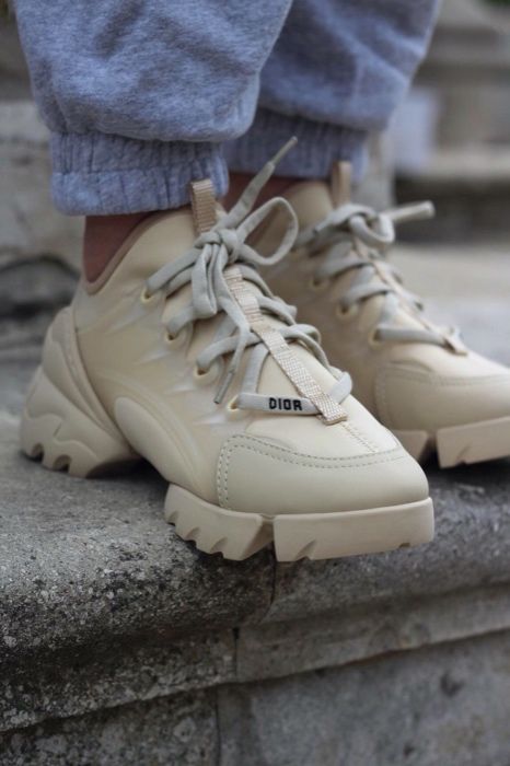 dior d connect w Twojej okolicy? Sprawdź kategorię Moda