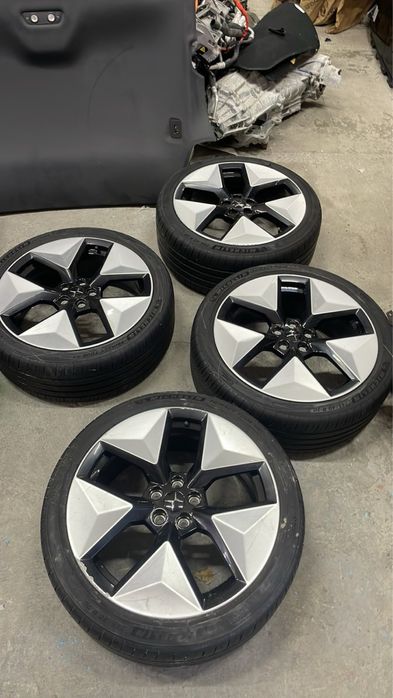 Диски з резиною 245/40 R20 Polestar 2