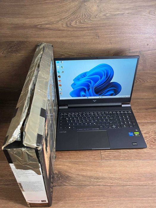 HP Victus 16\RTX 4060 (8 ГБ)\ i5-12500H\16 ГБ DDR5\NVMe SSD 512 ГБ