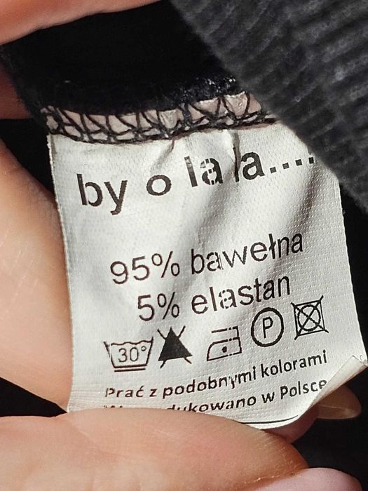 Top bokserka prążek By o La la czarna M
