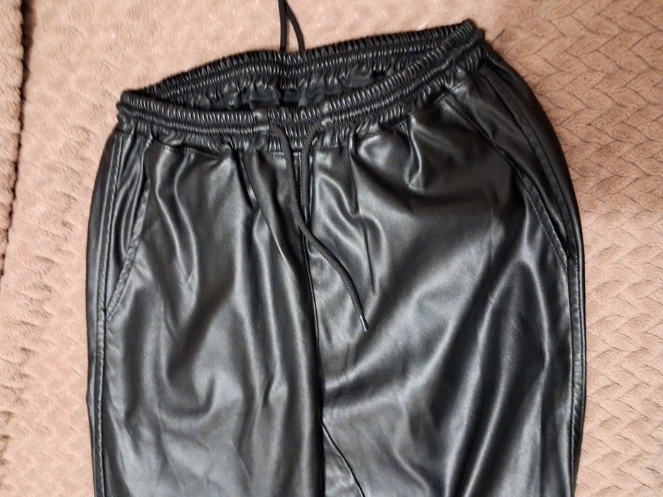 Лот брюки жіночі екошкіра,штани
