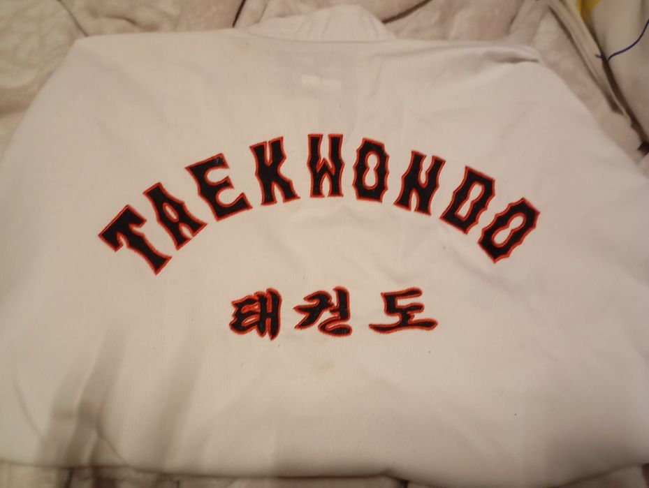 Fato Taekwondo Original Novo
Dobok 
Não aceito trocas só venda
Posso e