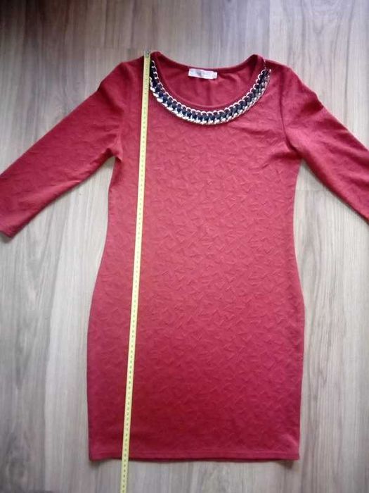 nowa sukienka czerwona z odpinanym łańcuchem