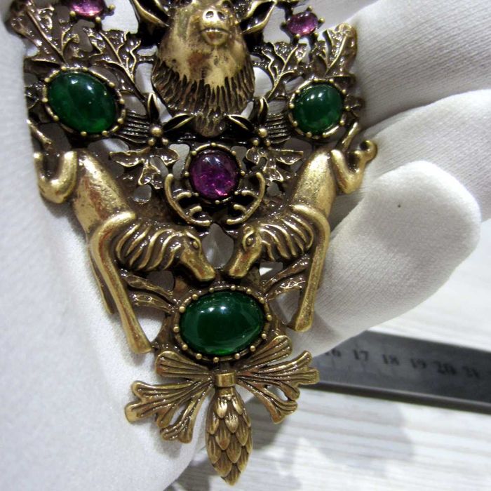 Вінтажна брош Heidi Daus охота бронза позолото камені