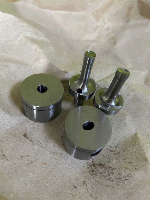 Пуансони. Прес інструменти