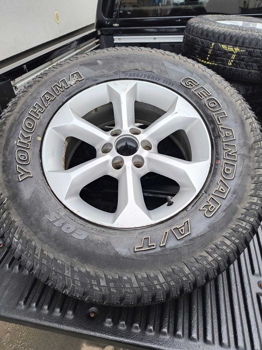 Yokohama Geolandar 255/75 R17 Navara D40
