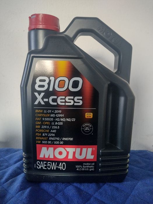 Olej silnikowy Motul 5 W40