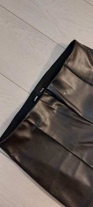 Nowe spodnie legginsy z ekoskóry Sinsay M 38