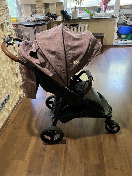 Продам дитячу коляску.