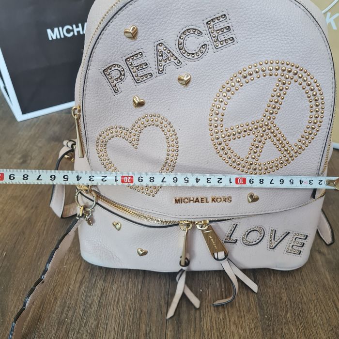 Michael Kors plecak plecaczek rhea beżowy logo duży mk monogram logowa