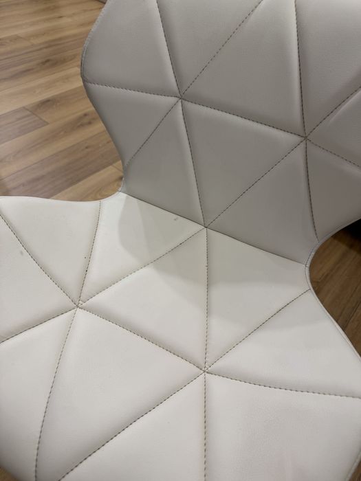 Krzesła skandynawskie białe 4szt loft vintage