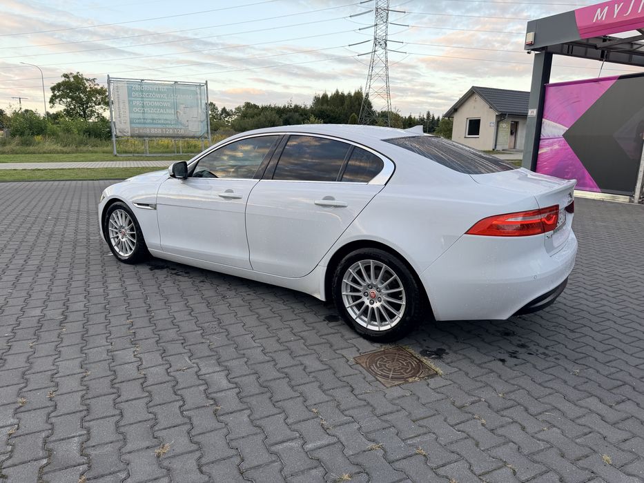 Sprzedam/ Zamienie Jaguar Xe 2.0  biała perła