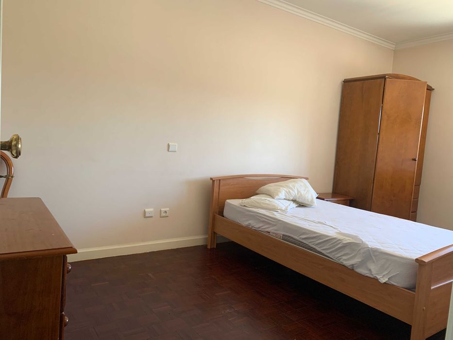 Arrendo apartamento  t3 a estudantes, totalmente mobilado, na rua Poeta Alberto Miranda em Vila Real