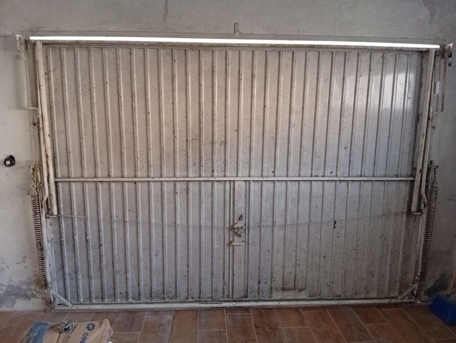 Vendo portão basculante