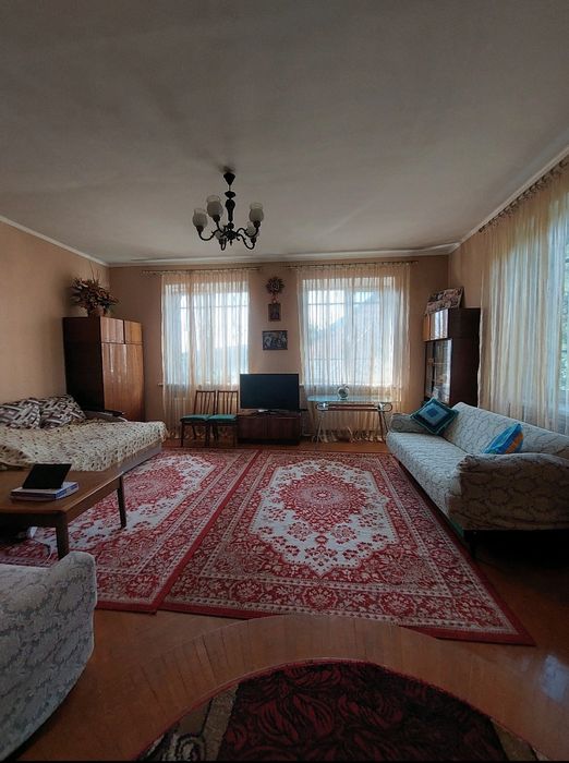 Продам гарний будинок