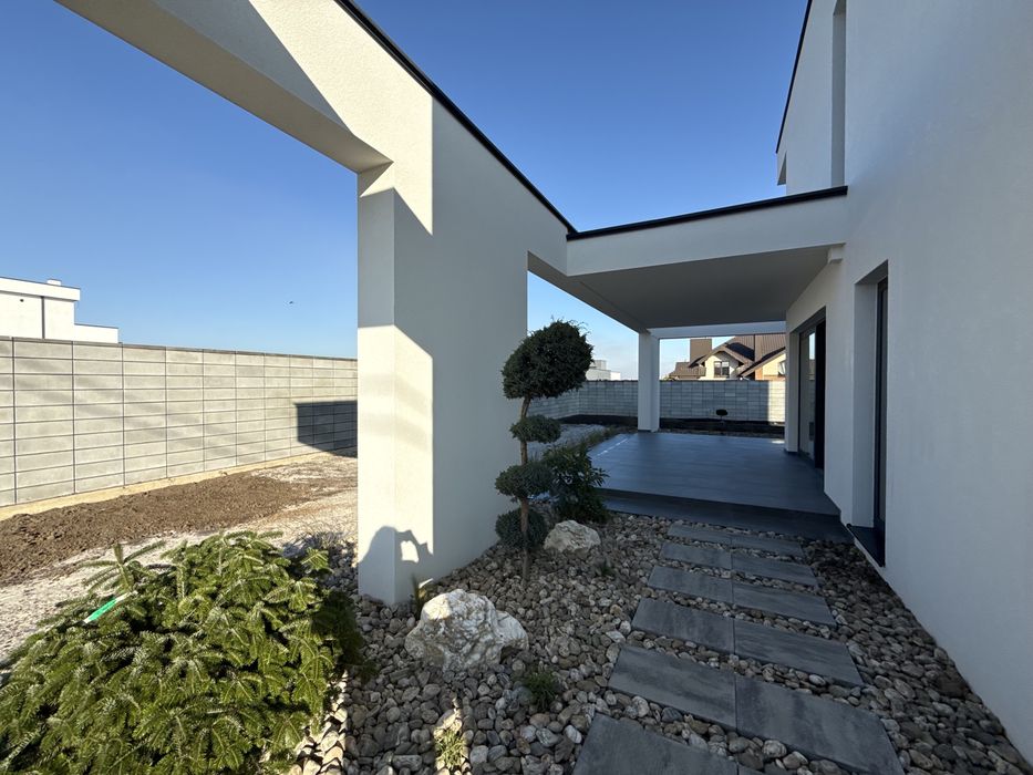 продам шикарний будинок район Щасливе