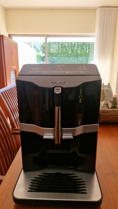 Máquina Café Siemens EQ.300 Automática