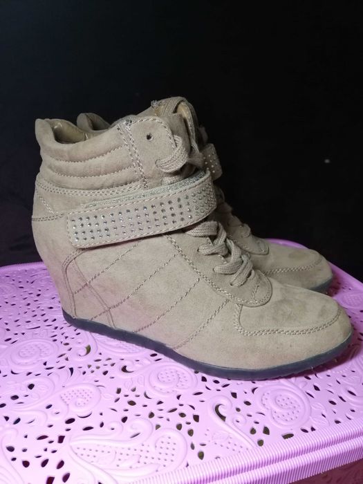 р.39 Снікерси  Graceland чобітки кросівки