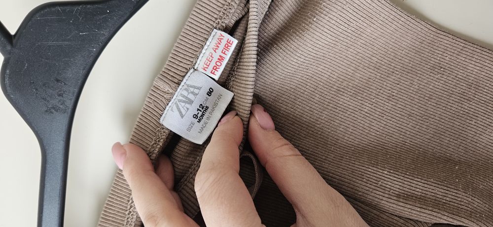 Brązowe legginsy zara 80