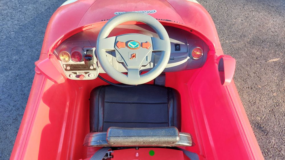 Duże auto Ferrari kabriolet dla dziecka