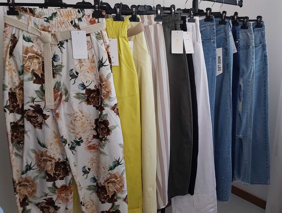 Lote de 100 unidades de roupa nova