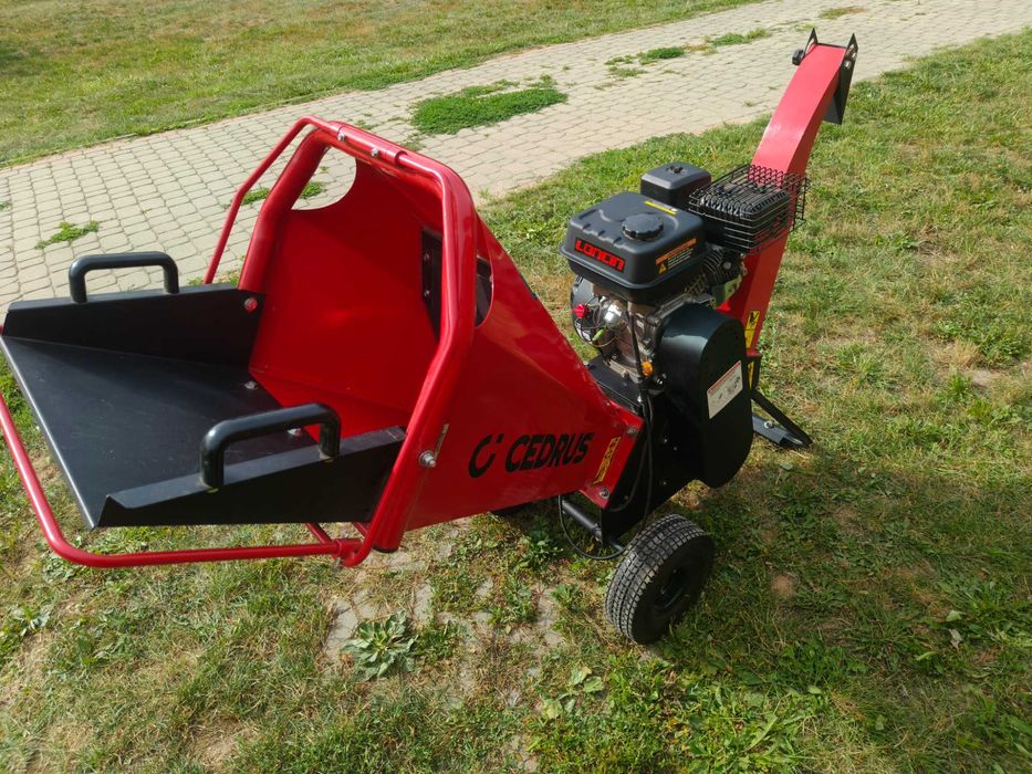 Rozdrabniacz do gałęzi rębak spalinowy CEDRUS RB02 LONCIN 196CM3 10CM 6,5KM
