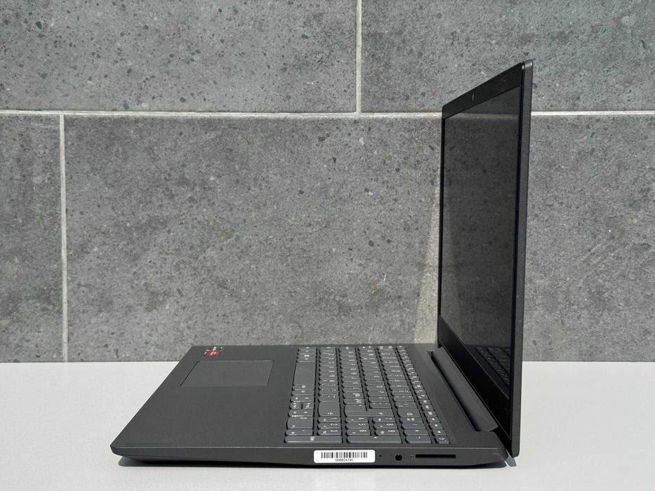Ноутбук Lenovo V15-ADA/Ryzen 5 3500U/8Gb DDR4/256Gb/15.6" IPS/Гарантія