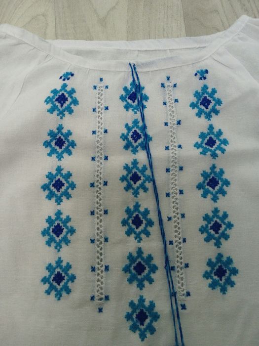 Вишиванка для дівчинки 7-8-9 років (122-130см)приблизно