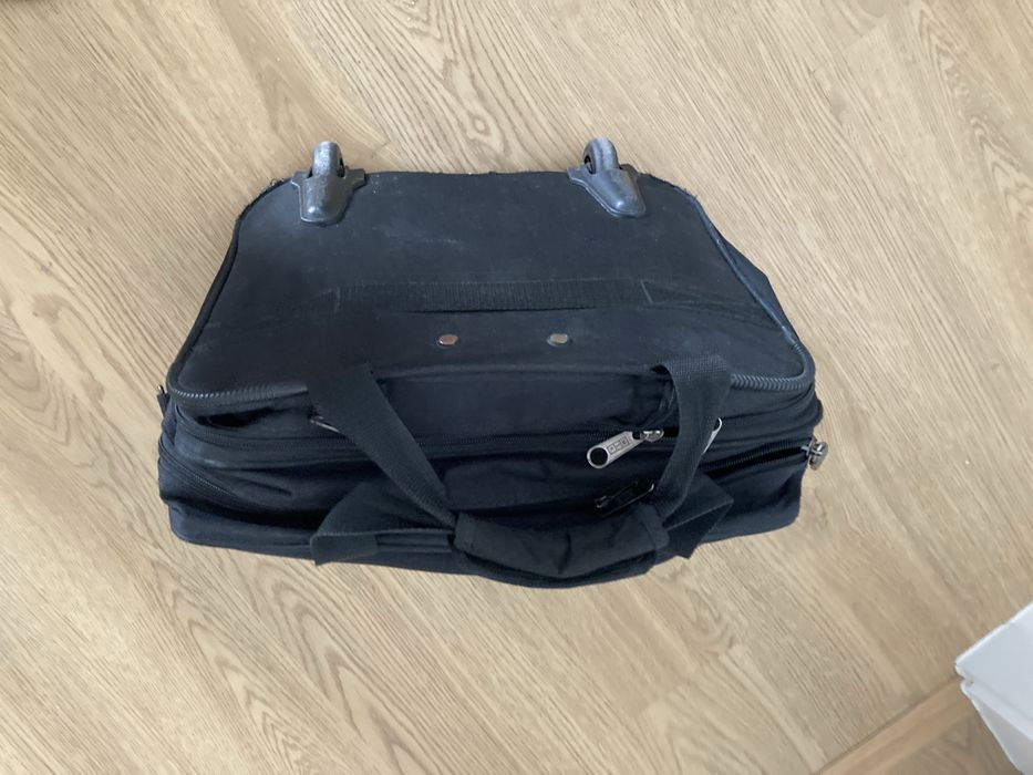 Mala viagem (piloto)voos low cost marca MSK