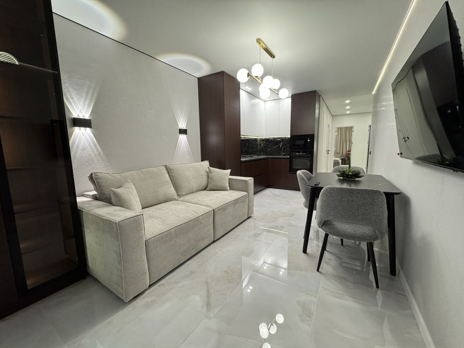 Продаж 2-х кімнатної сучасної квартири