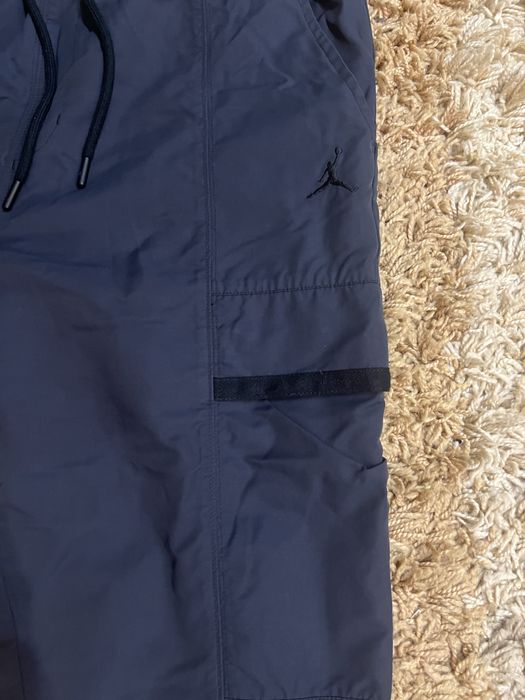 Air Jordan Essentials FN4539-010