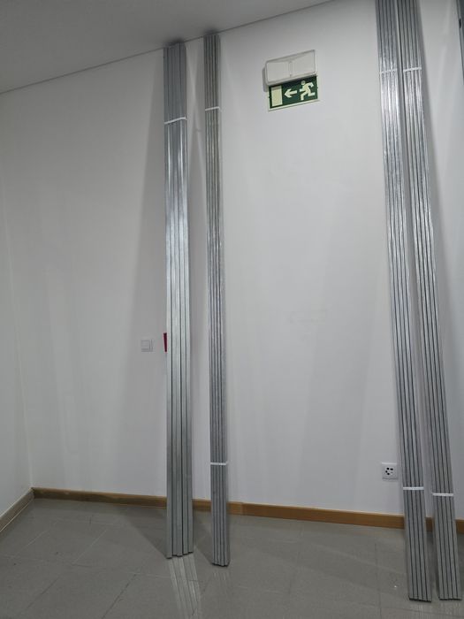Pladur e perfis de parede, chão e teto