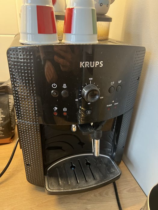 Ekspres Krups EA81 - przecieka