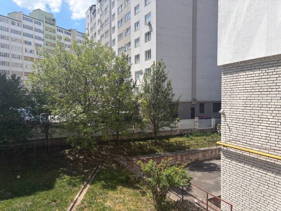 Продаж 3 км.квартири вул.Вербицького