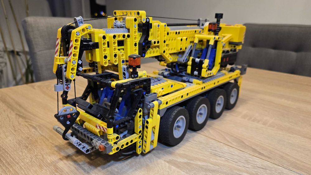 Lego Technic dźwig 8421