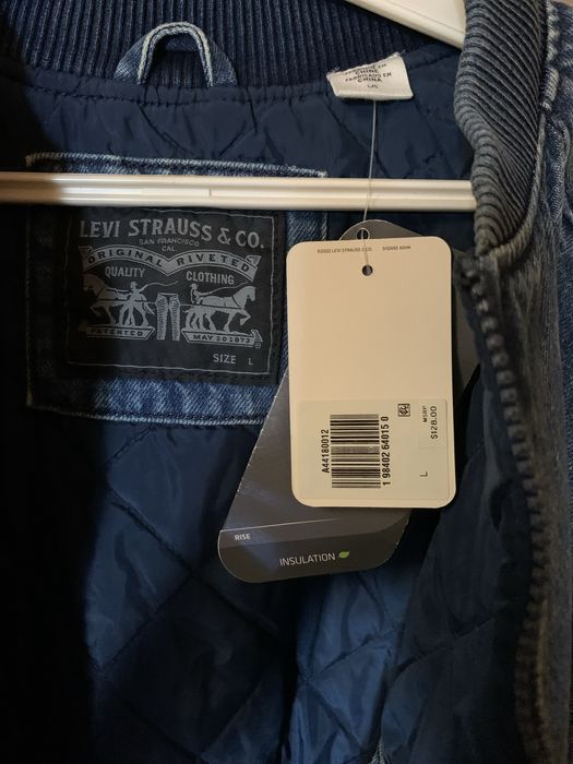 Levis нова куртка