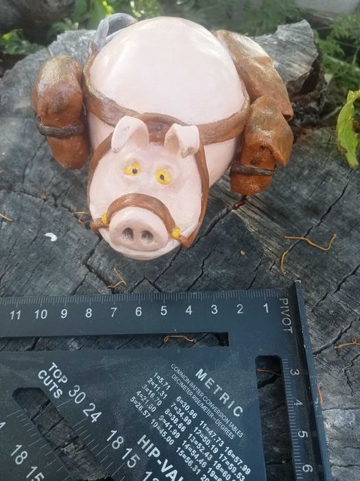 Escultura Porco Viajante