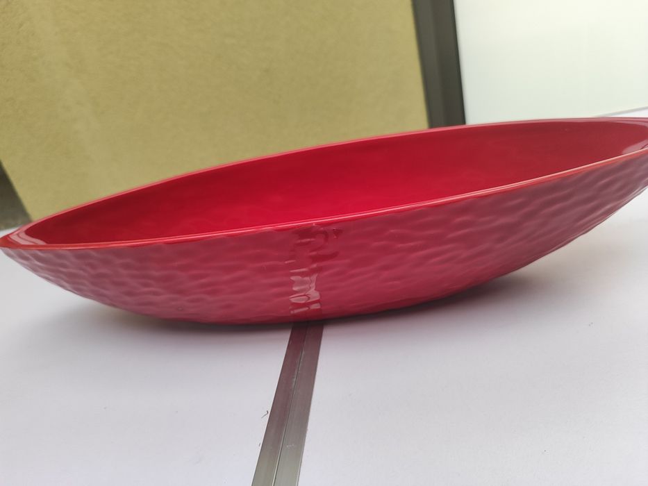 Peça decorativa na cor vermelho