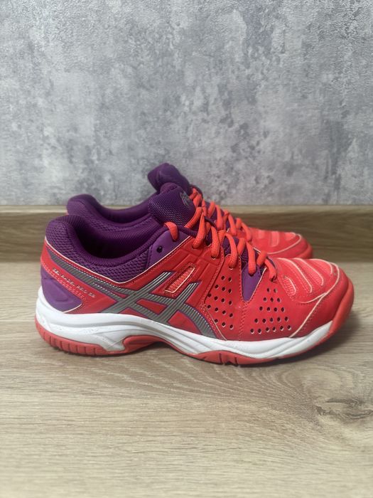 Продам Asics спортивні жіночі кросівки, стан 9/10